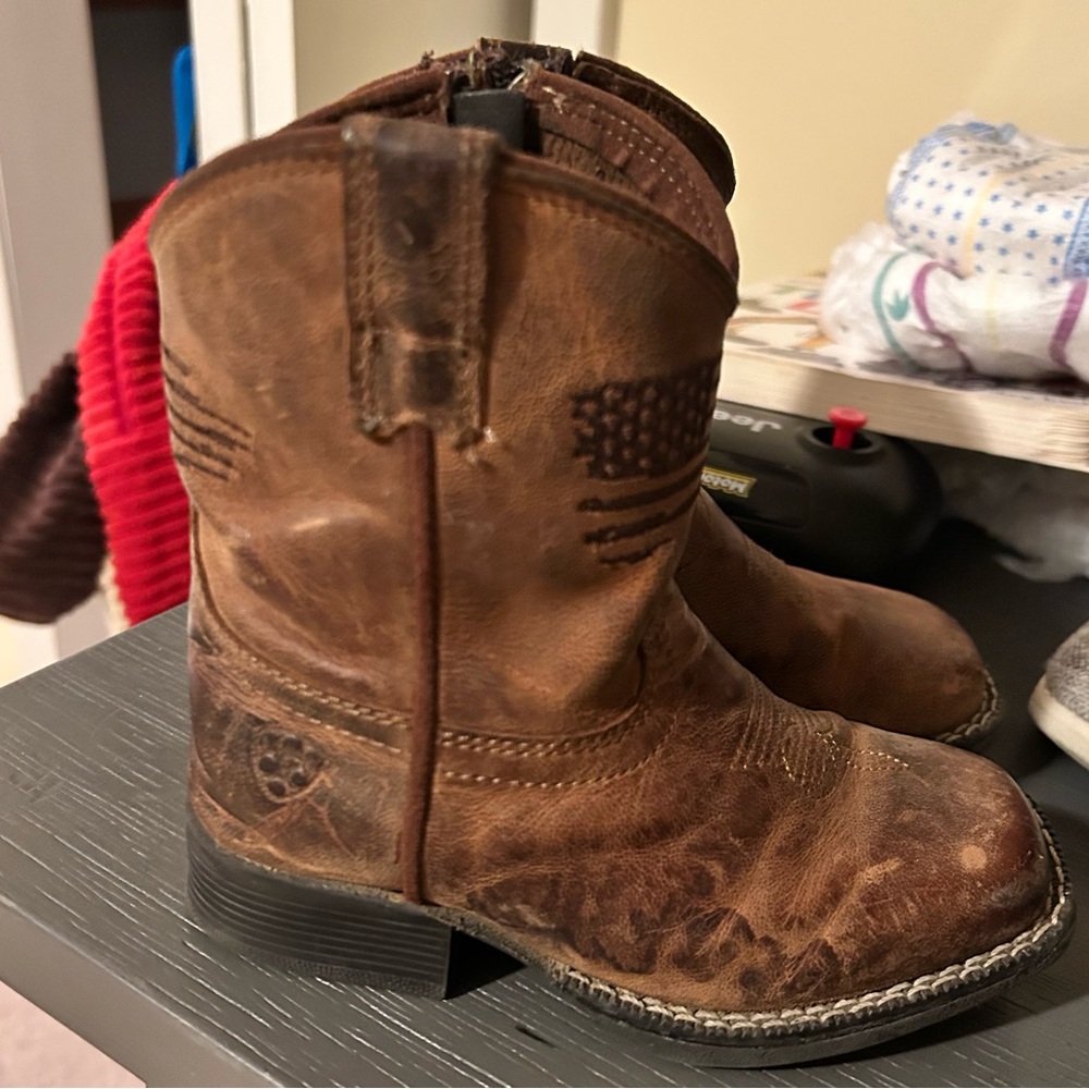 Toddler boy Ariat boots size 7